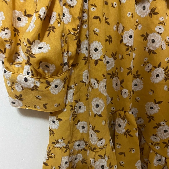 Dynamite Floral Dress - Picture 3 of 7